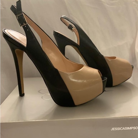 Jessica Simpson Platform Pumps - Picture 1 of 7